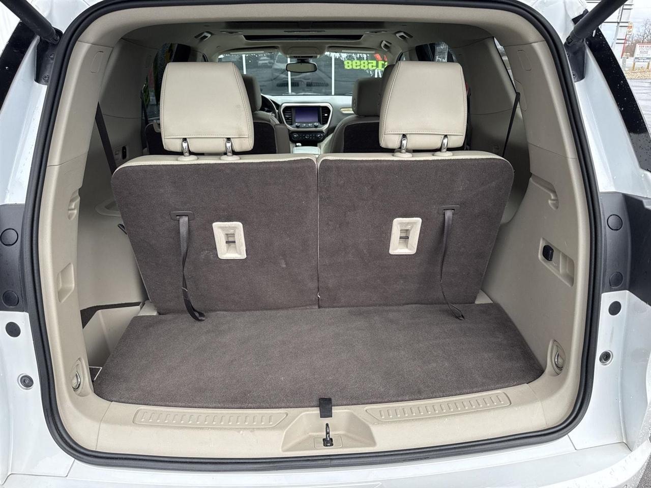 GMC Acadia AWD 4dr Denali 2017