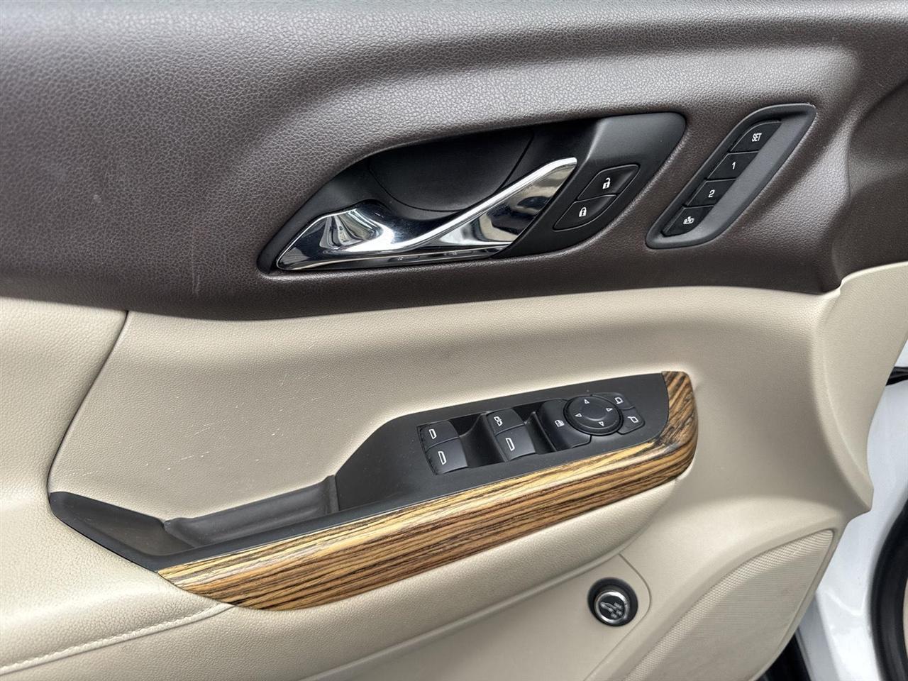 GMC Acadia AWD 4dr Denali 2017