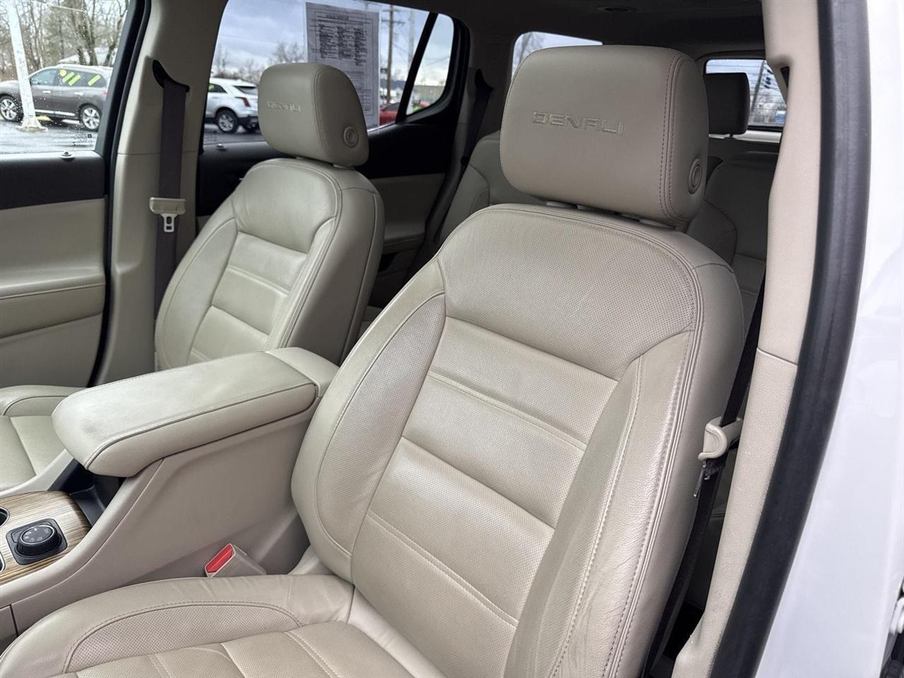 GMC Acadia AWD 4dr Denali 2017