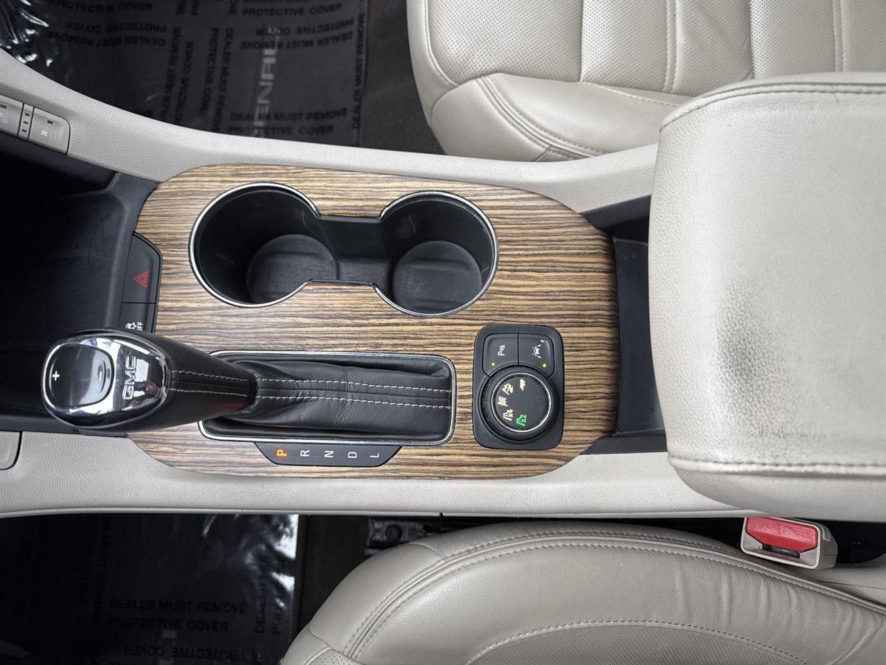 GMC Acadia AWD 4dr Denali 2017