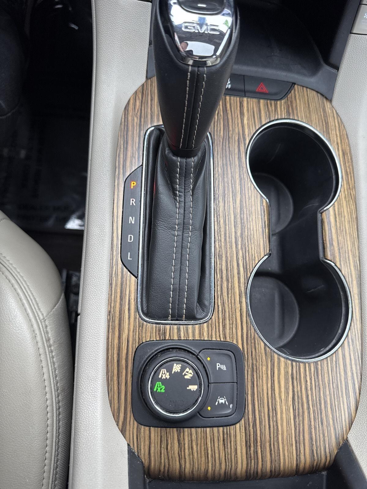 GMC Acadia AWD 4dr Denali 2017