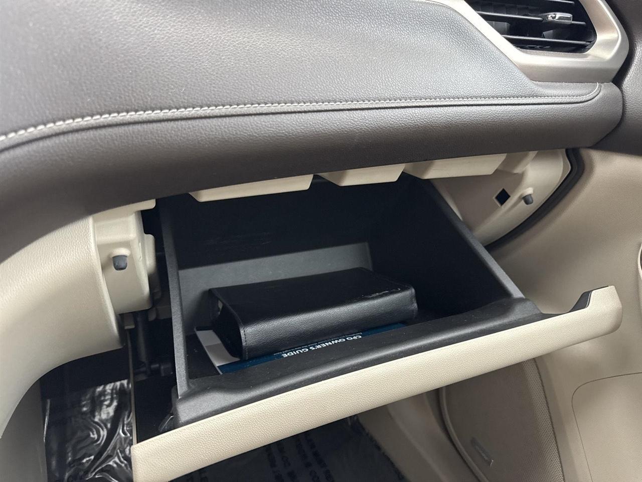 GMC Acadia AWD 4dr Denali 2017