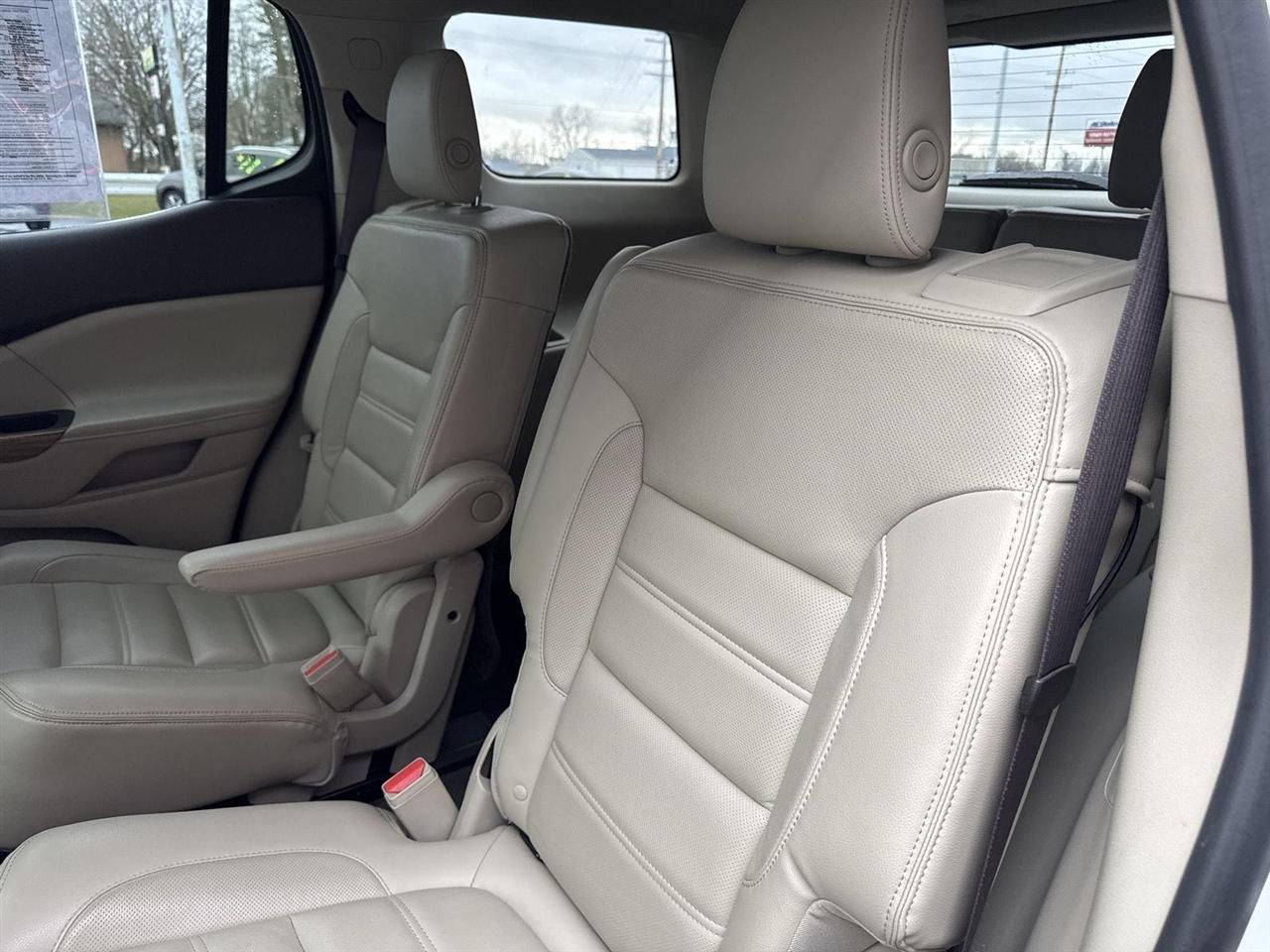 GMC Acadia AWD 4dr Denali 2017