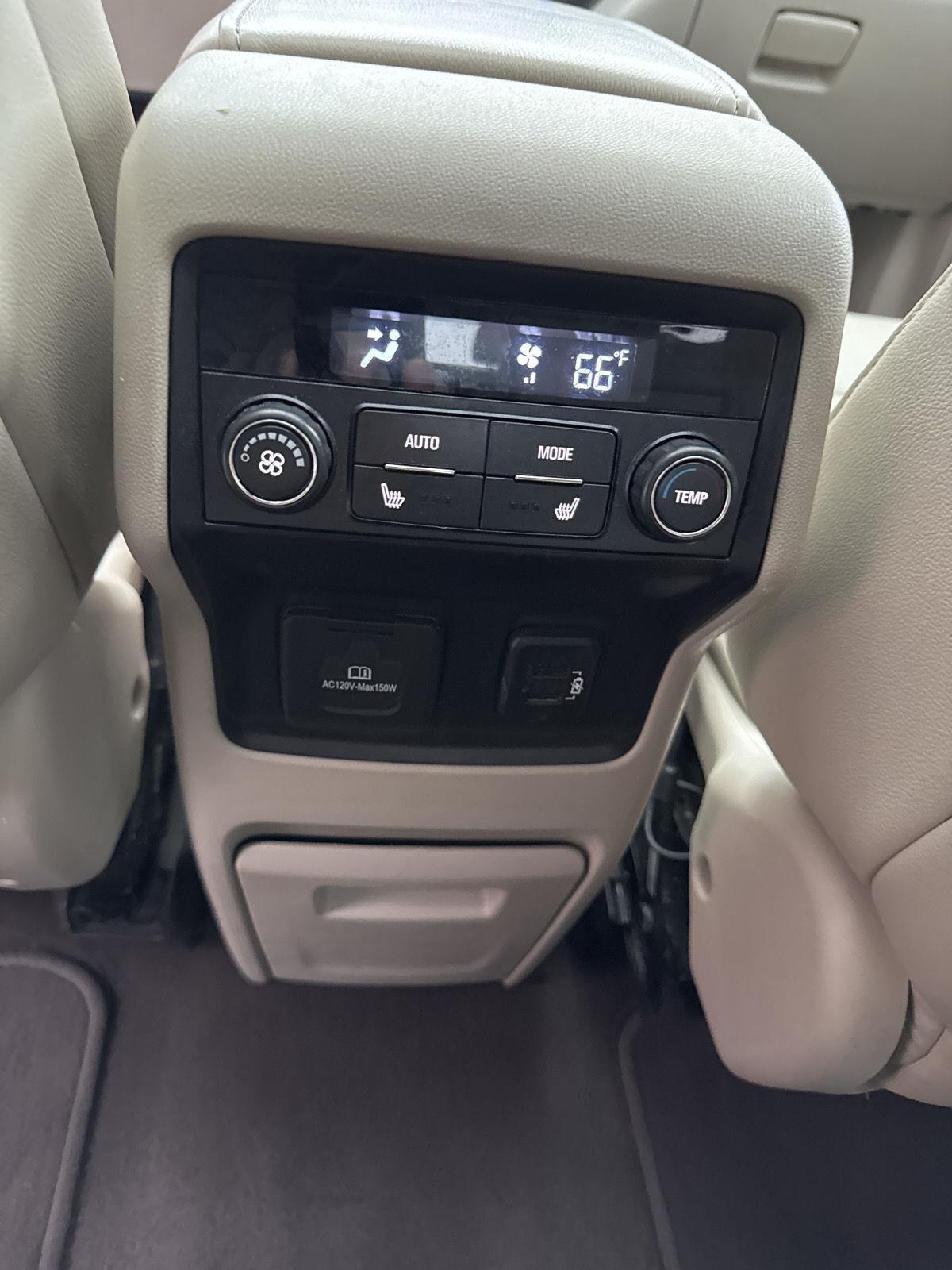 GMC Acadia AWD 4dr Denali 2017