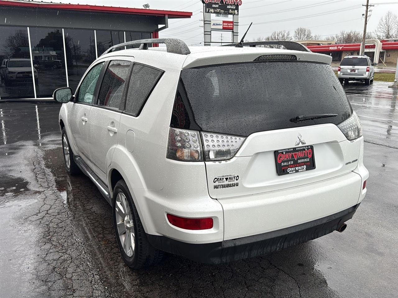 Mitsubishi Outlander 2WD 4dr SE 2012