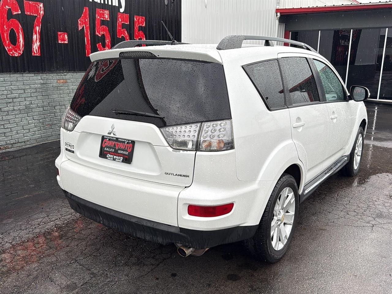 Mitsubishi Outlander 2WD 4dr SE 2012