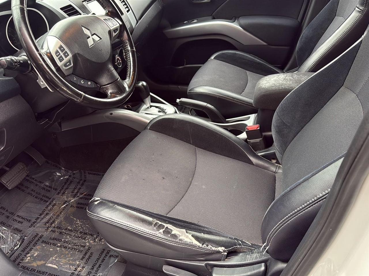 Mitsubishi Outlander 2WD 4dr SE 2012