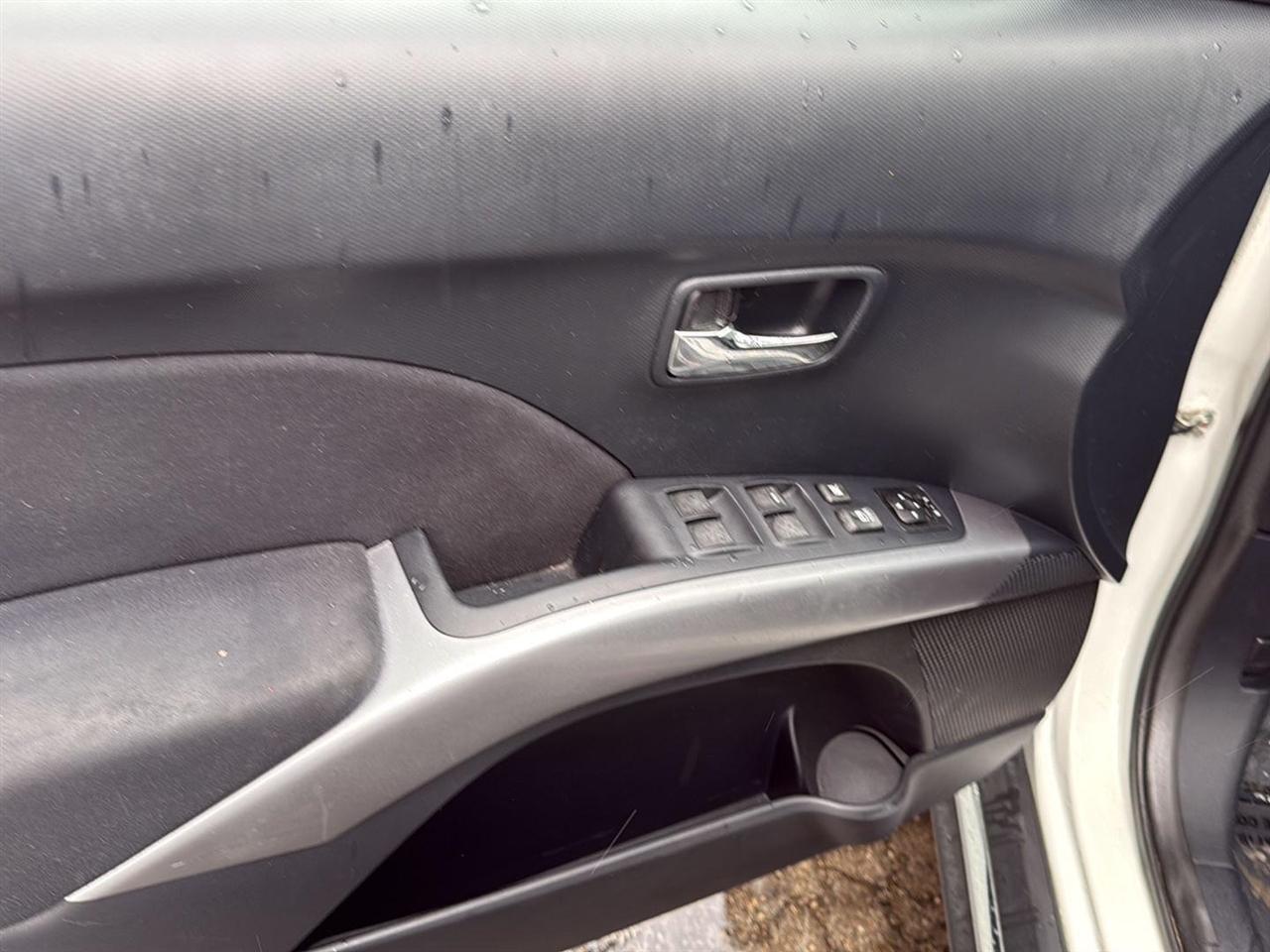 Mitsubishi Outlander 2WD 4dr SE 2012