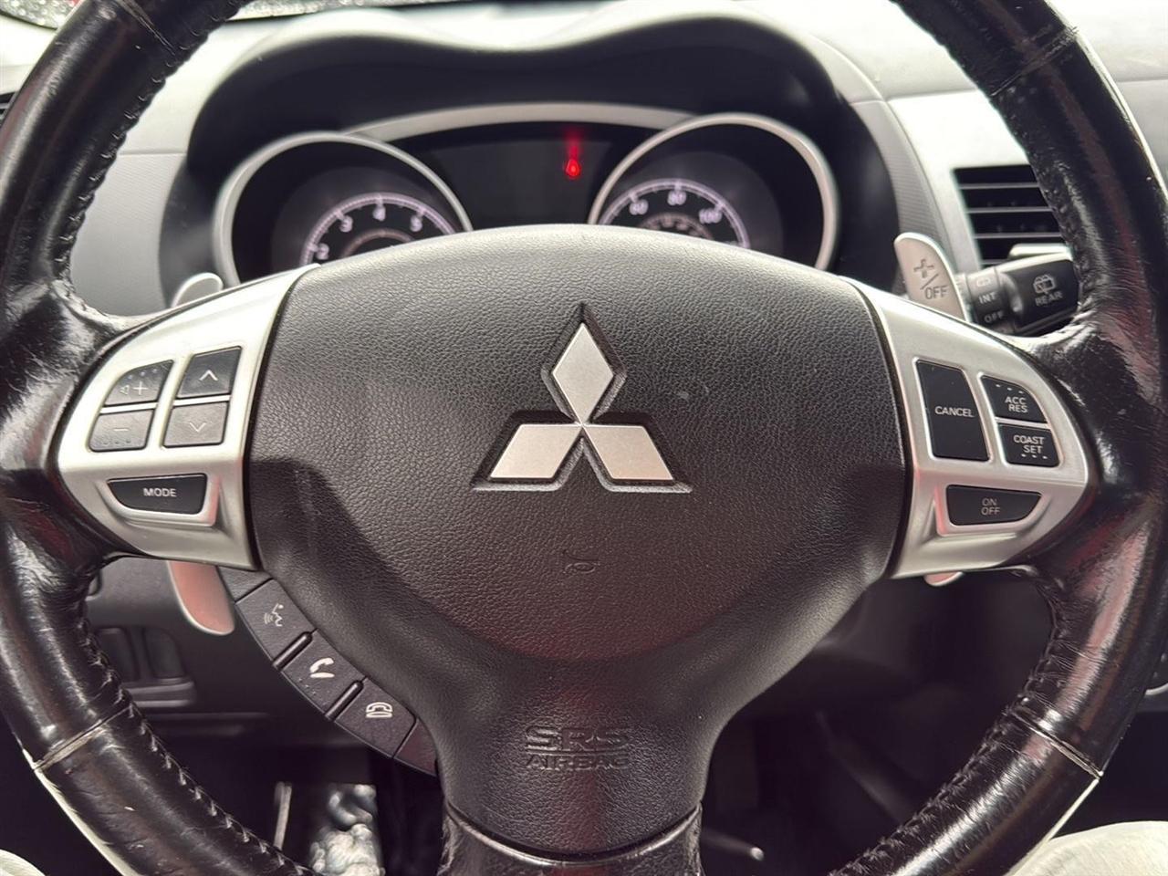 Mitsubishi Outlander 2WD 4dr SE 2012