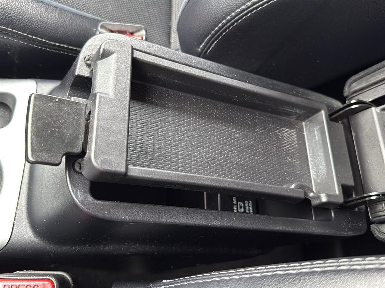 Mitsubishi Outlander 2WD 4dr SE 2012