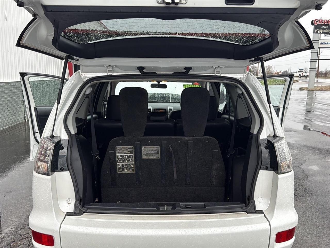 Mitsubishi Outlander 2WD 4dr SE 2012