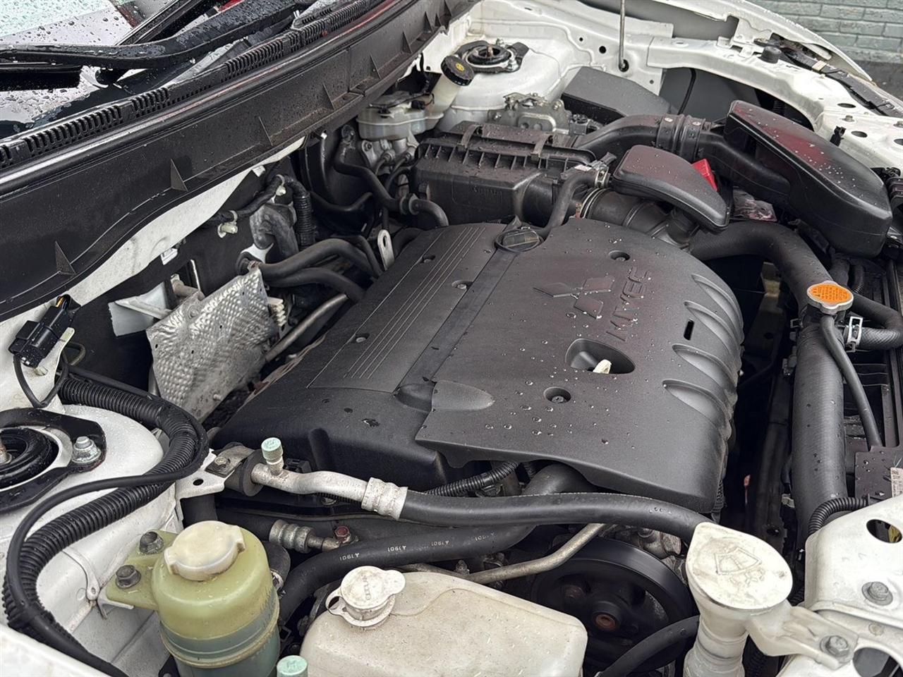 Mitsubishi Outlander 2WD 4dr SE 2012