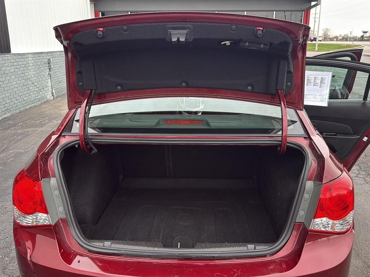 Chevrolet Cruze Limited 4dr Sdn Auto LT w/1LT 2016