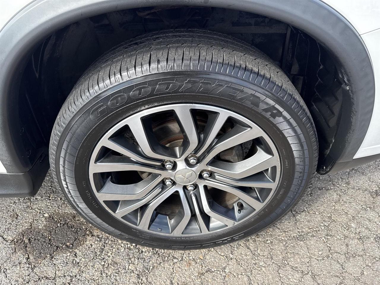 Mitsubishi Outlander Sport ES 2.0 AWC CVT 2019