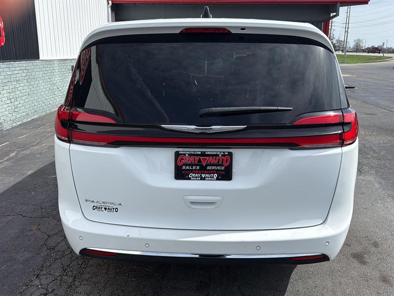 Chrysler Pacifica Touring L FWD 2023