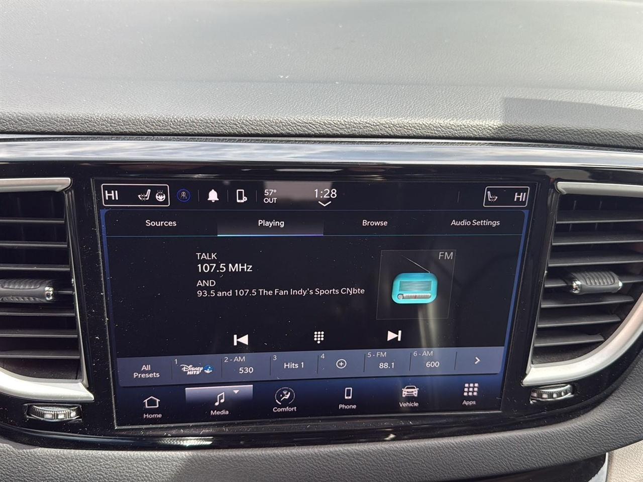 Chrysler Pacifica Touring L FWD 2023