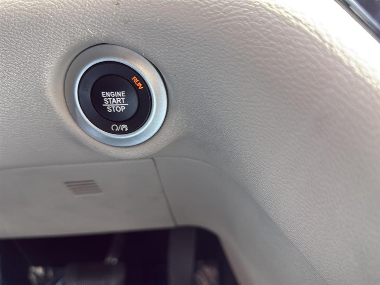 Chrysler Pacifica Touring L FWD 2023