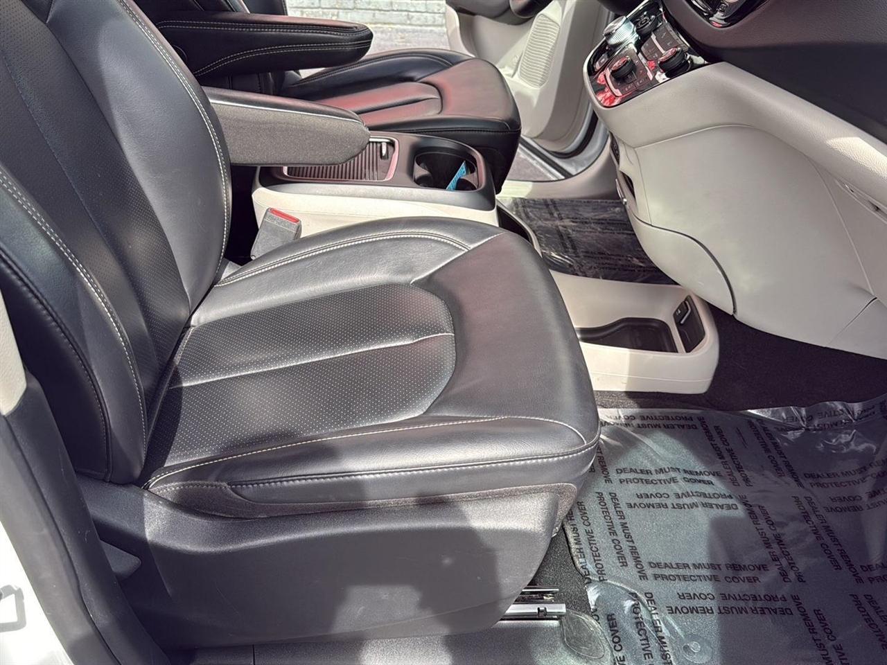 Chrysler Pacifica Touring L FWD 2023