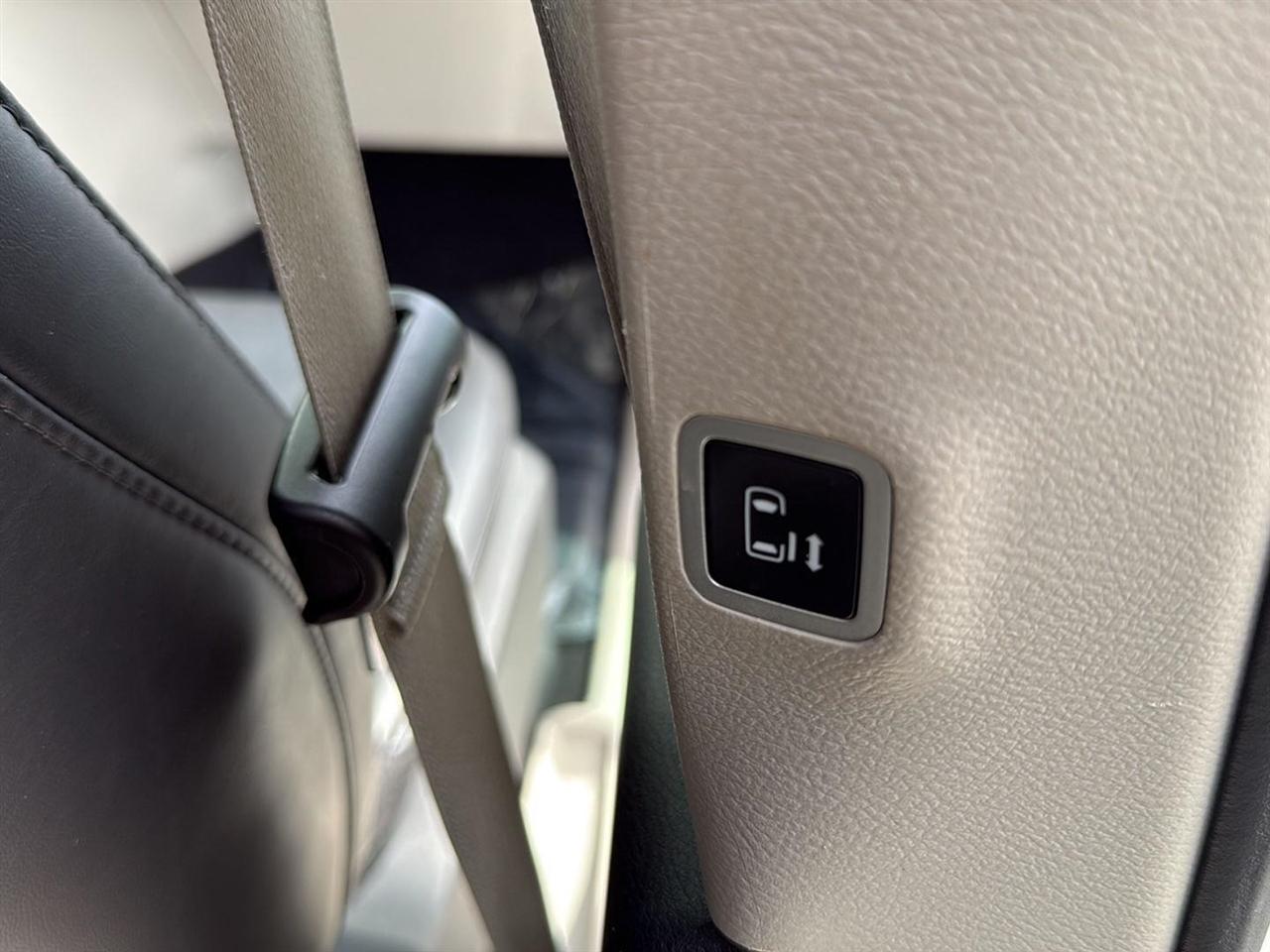 Chrysler Pacifica Touring L FWD 2023