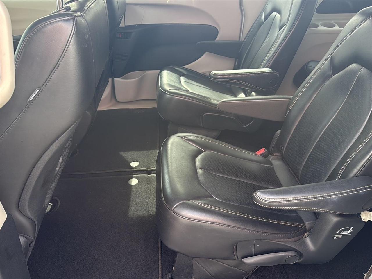 Chrysler Pacifica Touring L FWD 2023