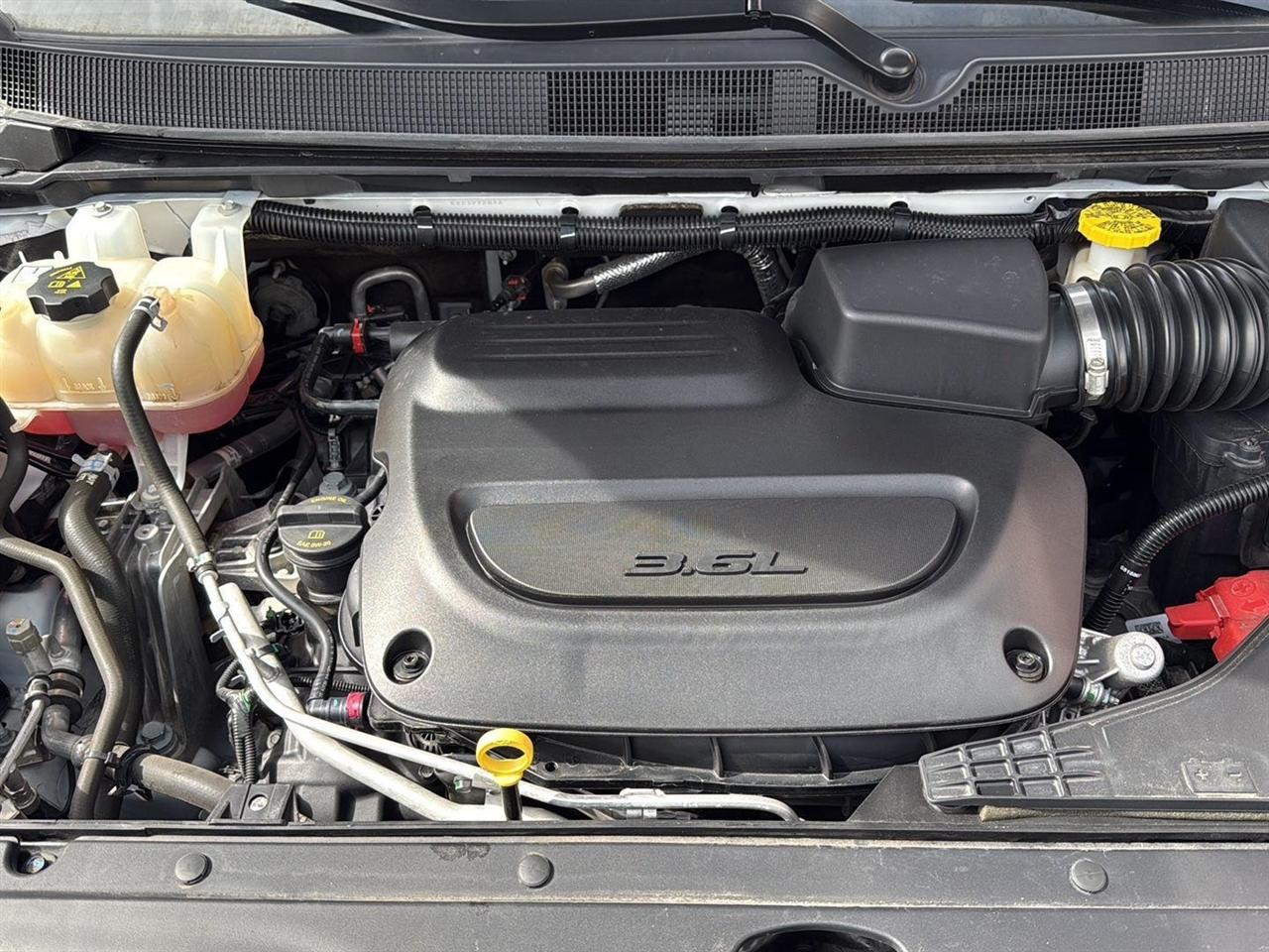 Chrysler Pacifica Touring L FWD 2023