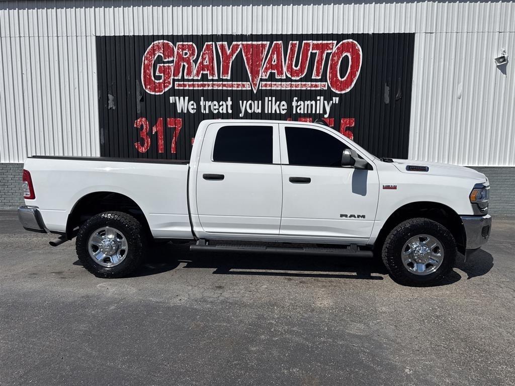 RAM 2500 Tradesman 4x4 Crew Cab 6'4" Box 2021