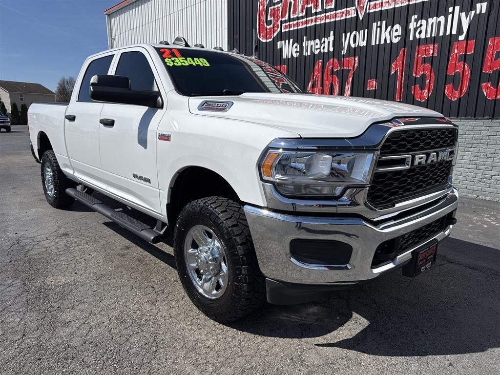RAM 2500 Tradesman 4x4 Crew Cab 6'4" Box 2021