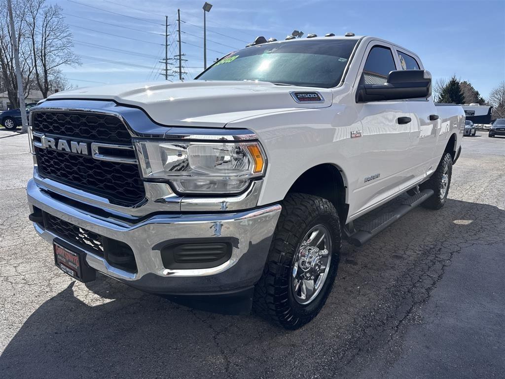 RAM 2500 Tradesman 4x4 Crew Cab 6'4" Box 2021