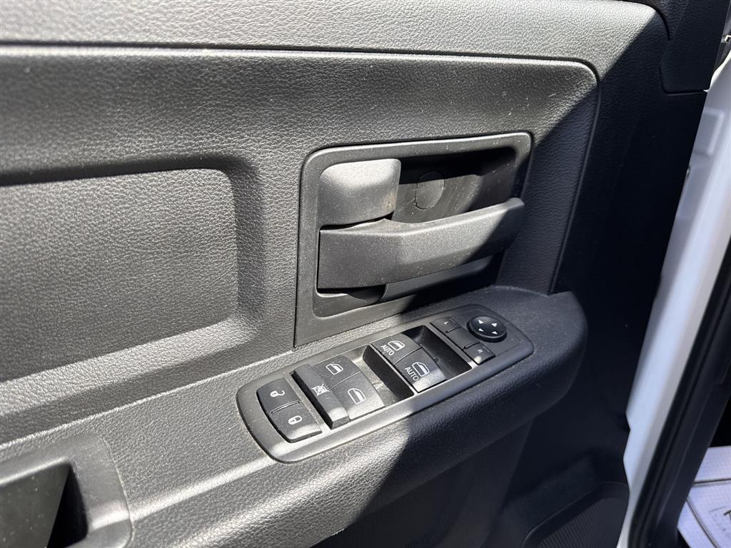 RAM 2500 Tradesman 4x4 Crew Cab 6'4" Box 2021