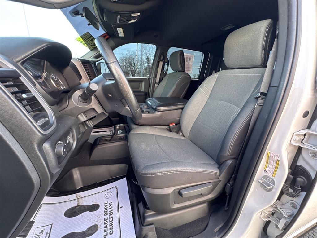 RAM 2500 Tradesman 4x4 Crew Cab 6'4" Box 2021