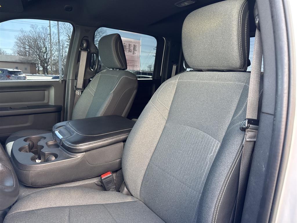 RAM 2500 Tradesman 4x4 Crew Cab 6'4" Box 2021