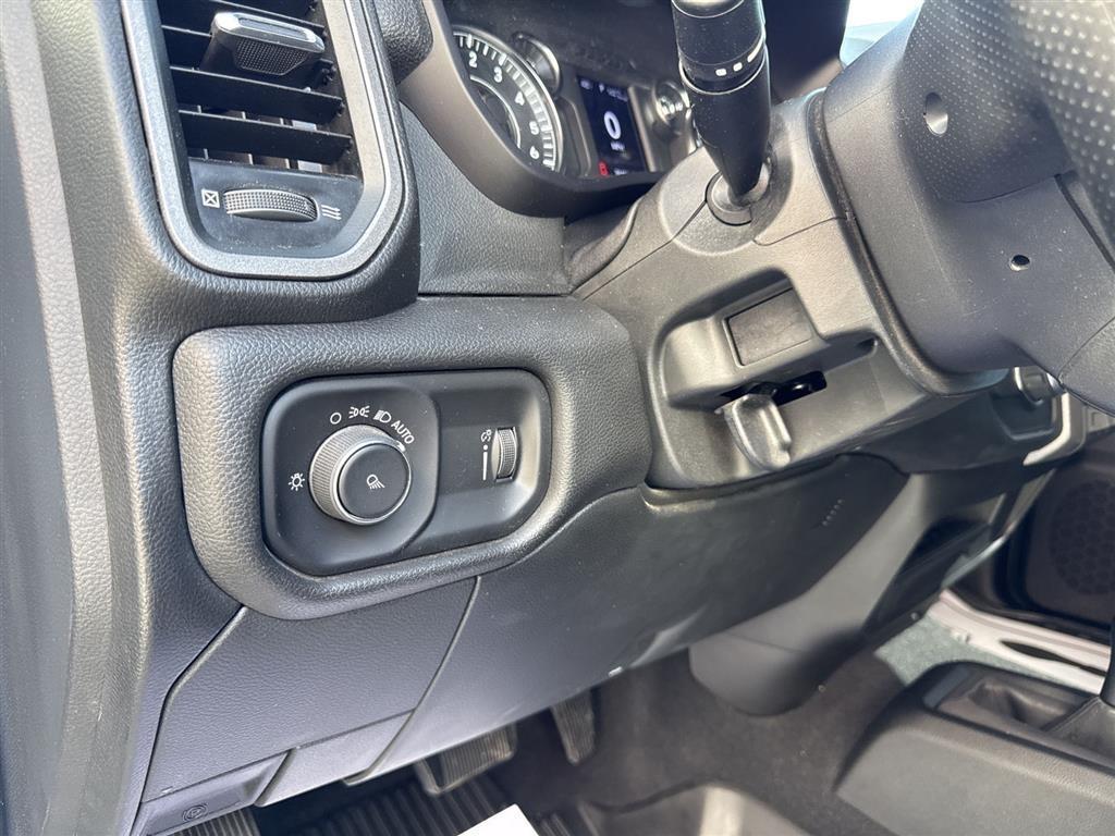 RAM 2500 Tradesman 4x4 Crew Cab 6'4" Box 2021