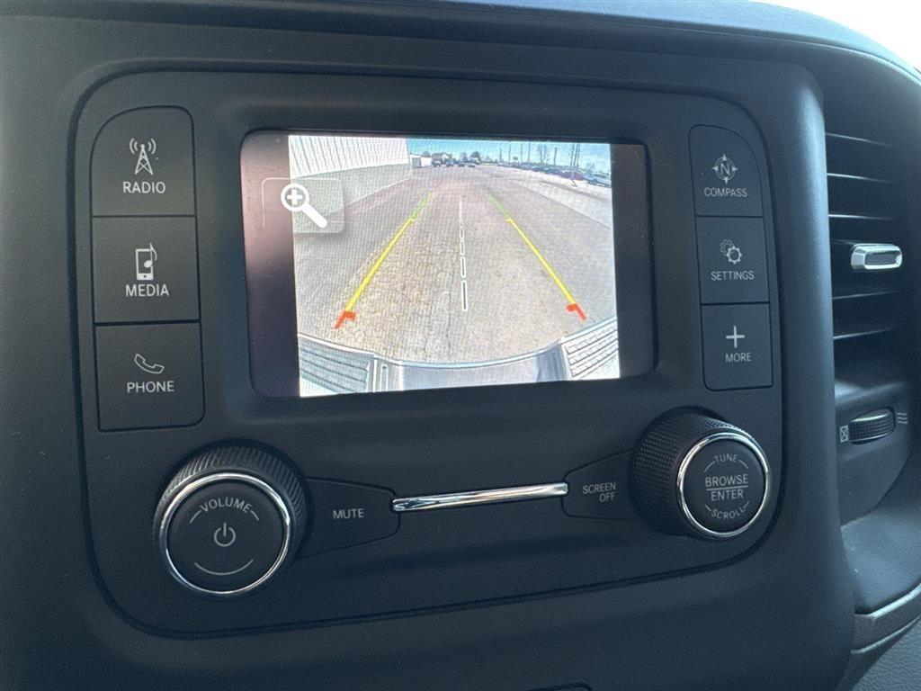 RAM 2500 Tradesman 4x4 Crew Cab 6'4" Box 2021