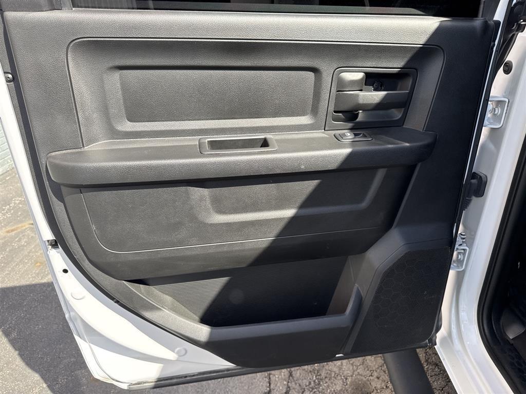 RAM 2500 Tradesman 4x4 Crew Cab 6'4" Box 2021