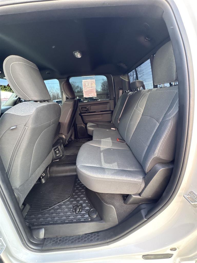 RAM 2500 Tradesman 4x4 Crew Cab 6'4" Box 2021