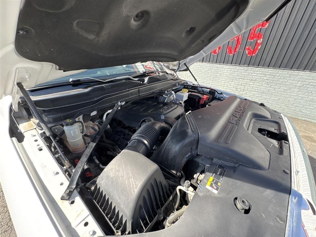 RAM 2500 Tradesman 4x4 Crew Cab 6'4" Box 2021