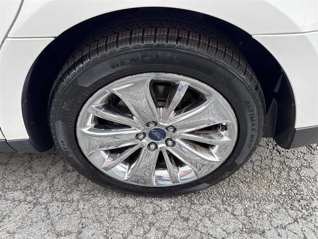 Ford Taurus 4dr Sdn Limited FWD 2012