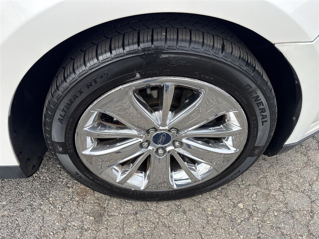 Ford Taurus 4dr Sdn Limited FWD 2012