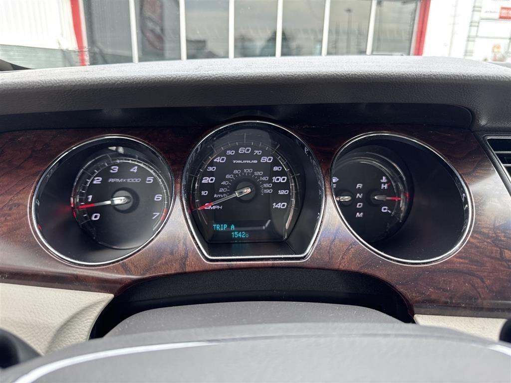 Ford Taurus 4dr Sdn Limited FWD 2012
