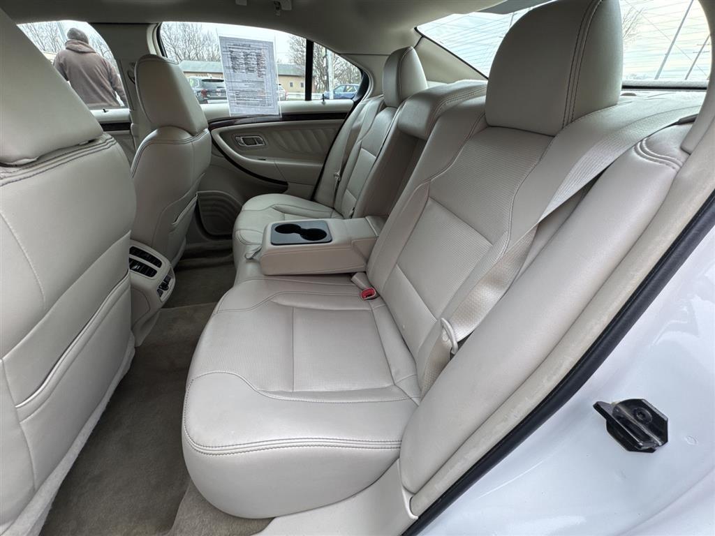 Ford Taurus 4dr Sdn Limited FWD 2012