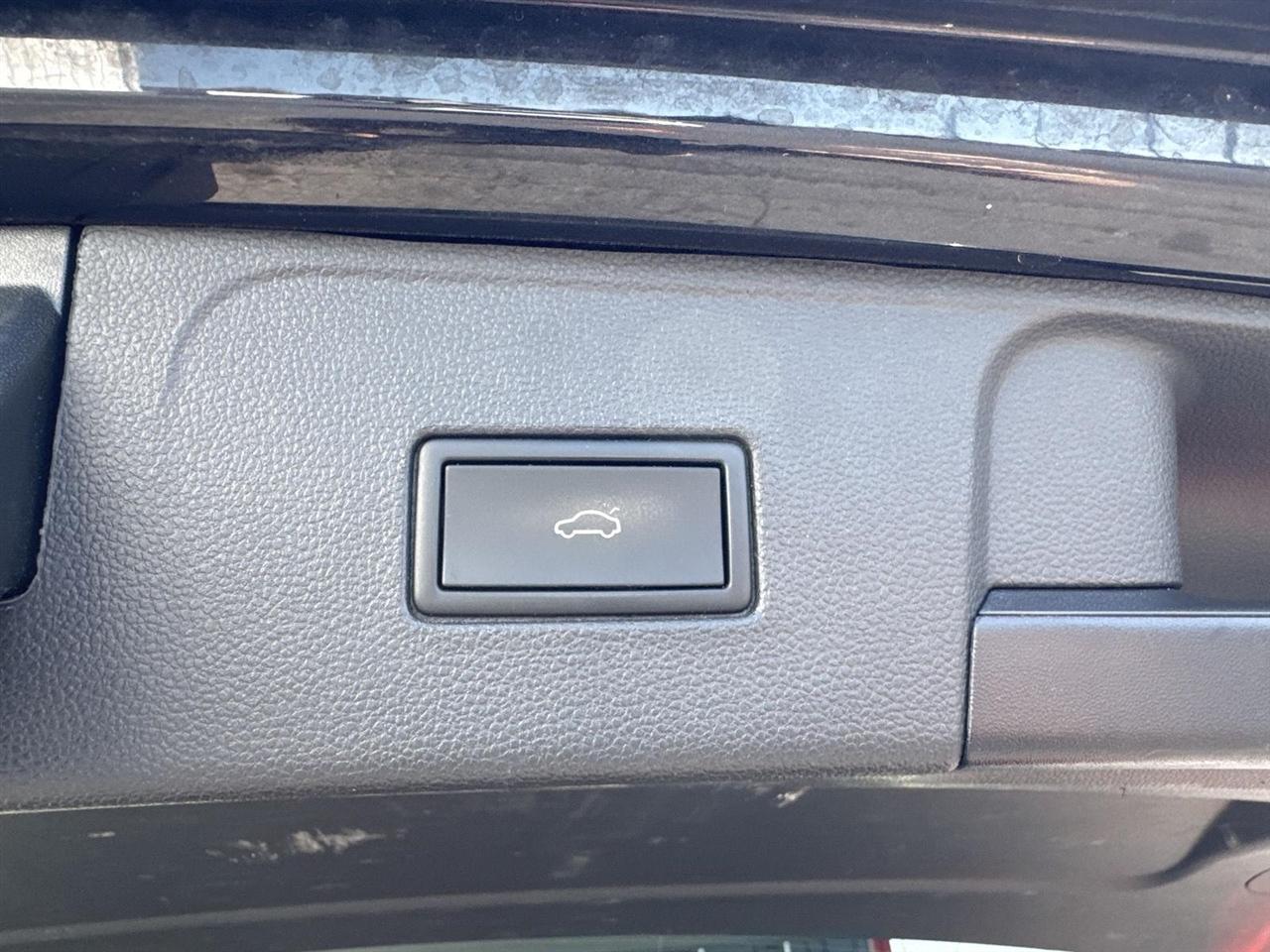 Volkswagen Atlas 3.6L V6 SE w/Technology 4MOTION *Ltd Avail* 2021