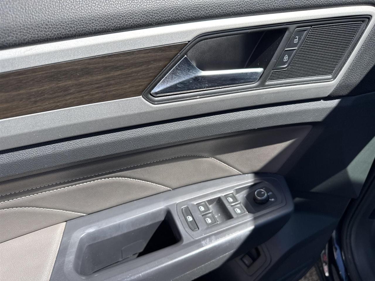 Volkswagen Atlas 3.6L V6 SE w/Technology 4MOTION *Ltd Avail* 2021