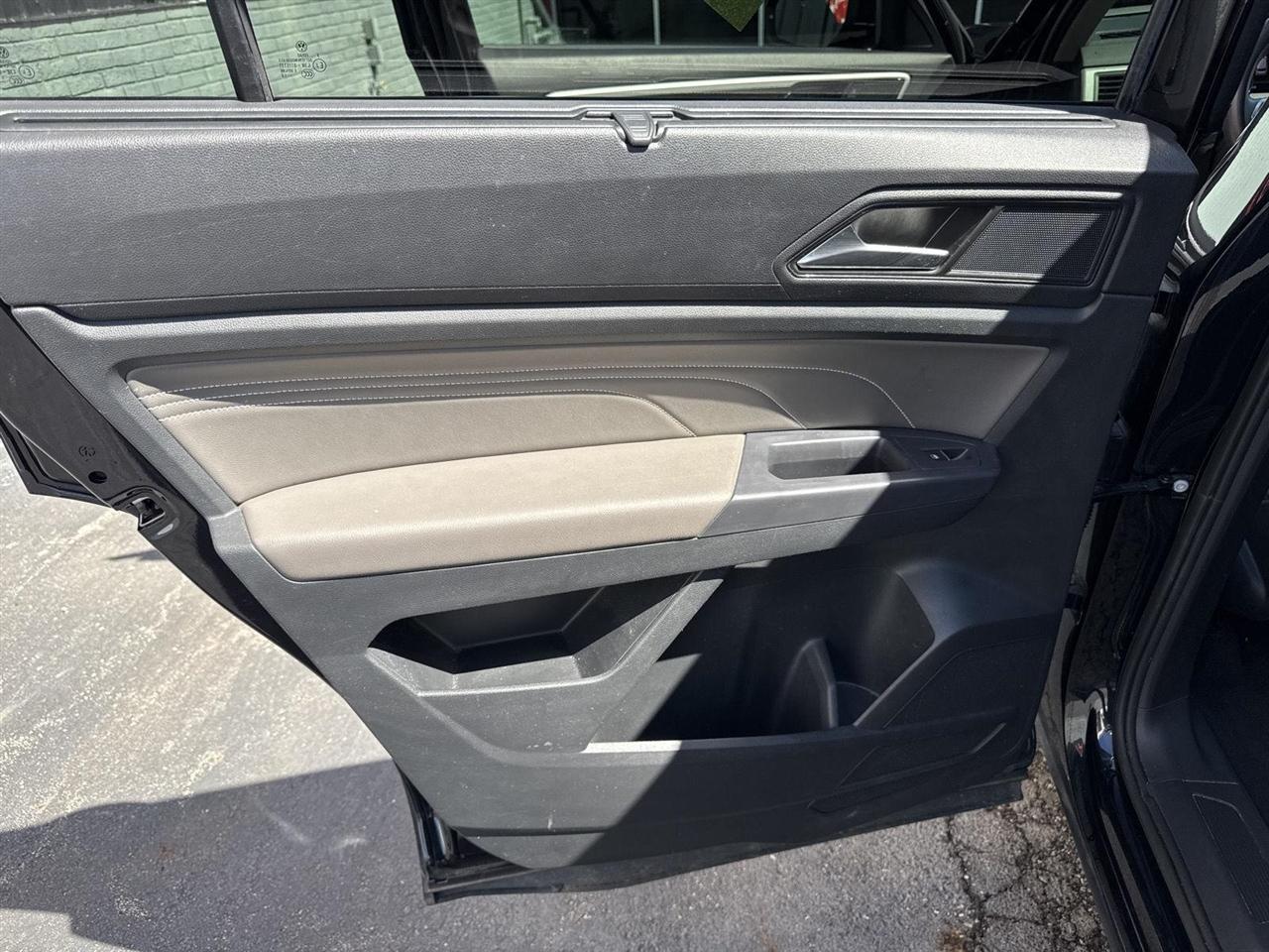 Volkswagen Atlas 3.6L V6 SE w/Technology 4MOTION *Ltd Avail* 2021