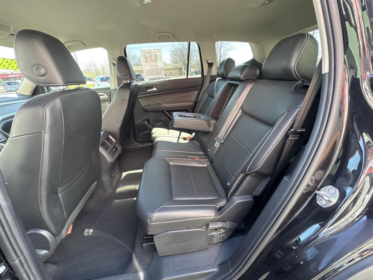 Volkswagen Atlas 3.6L V6 SE w/Technology 4MOTION *Ltd Avail* 2021