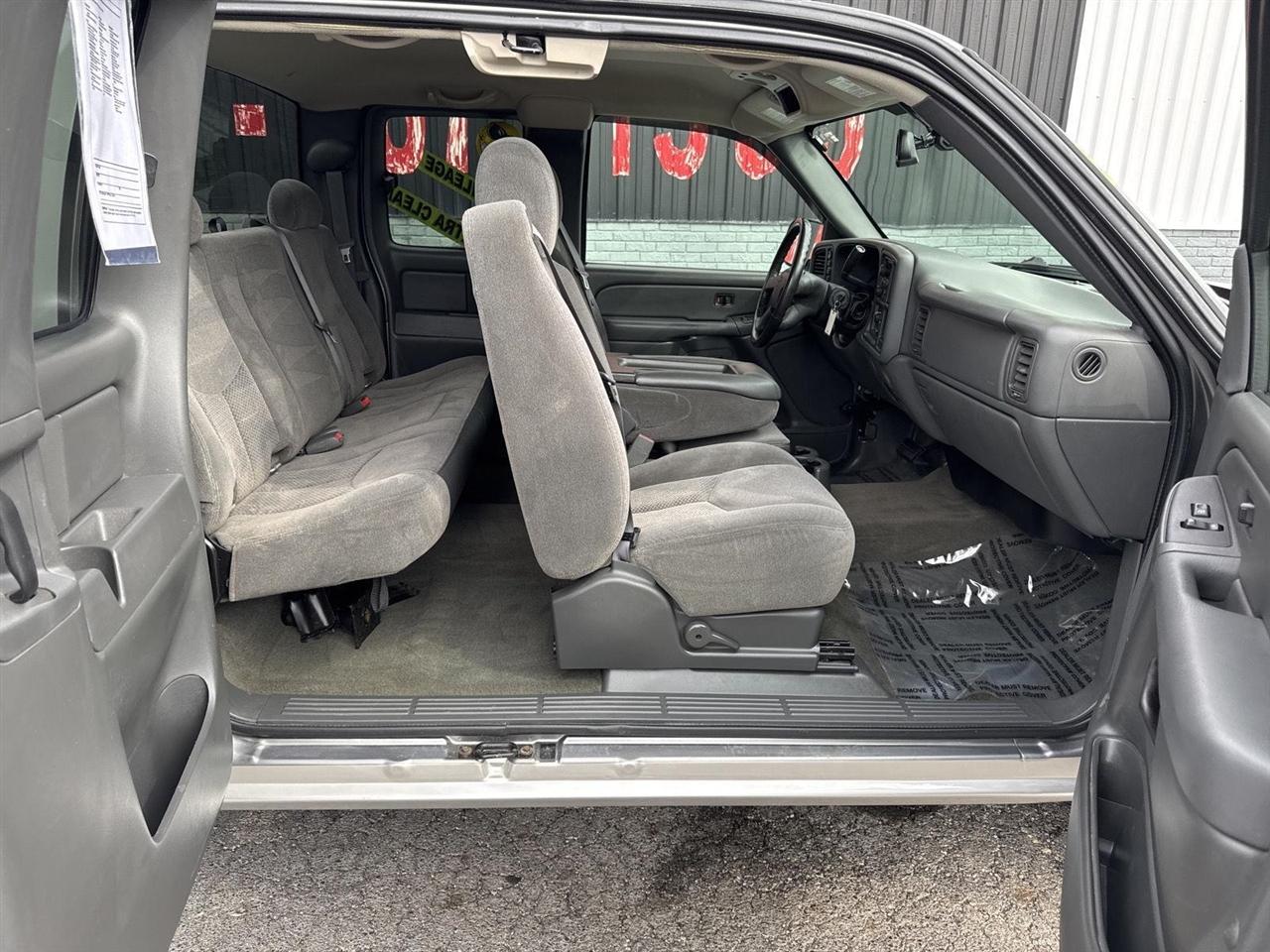 Chevrolet Silverado 1500 Ext Cab 143.5" WB 4WD LT1 2006