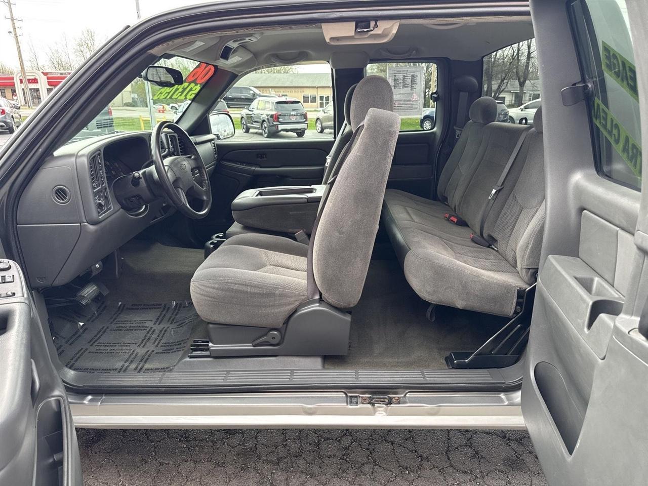 Chevrolet Silverado 1500 Ext Cab 143.5" WB 4WD LT1 2006