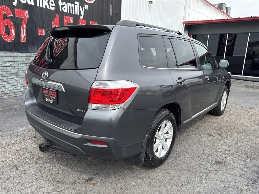 Toyota Highlander 4WD 4dr V6 (Natl) 2013