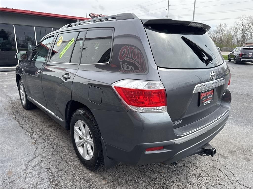 Toyota Highlander 4WD 4dr V6 (Natl) 2013