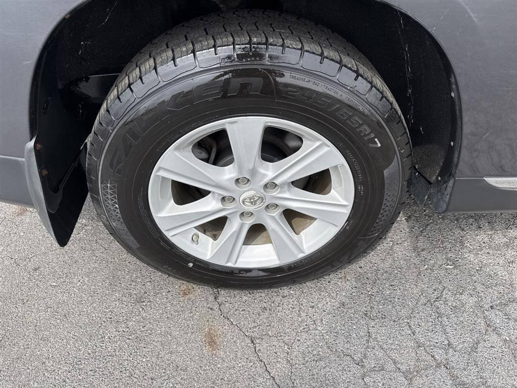 Toyota Highlander 4WD 4dr V6 (Natl) 2013