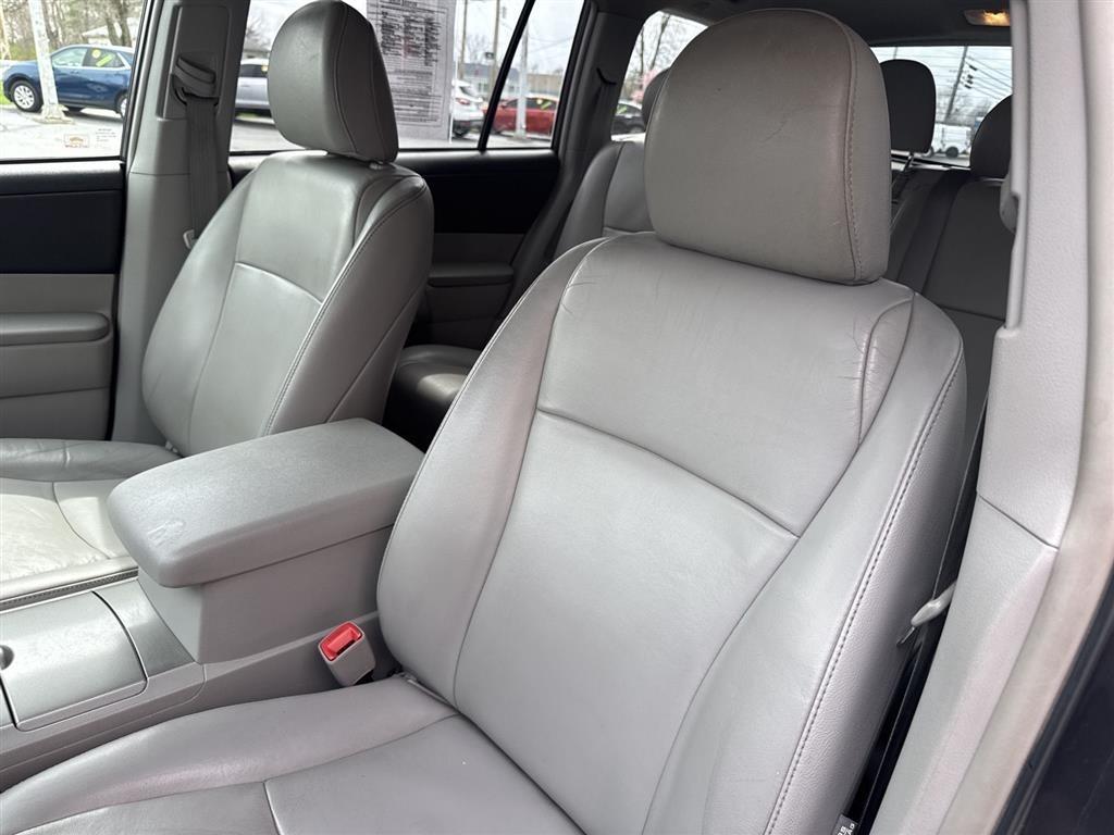 Toyota Highlander 4WD 4dr V6 (Natl) 2013